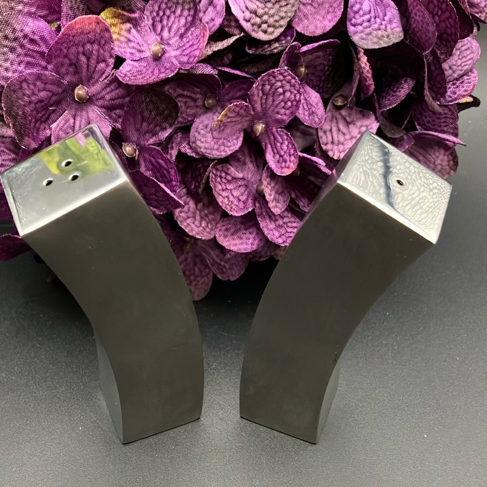 Mid Century Modern Elegance : Salt and Pepper Shakers - Picture 2 of 7